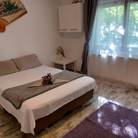 Huge 3 Room Apartament In City Center! Bucharest Exterior photo