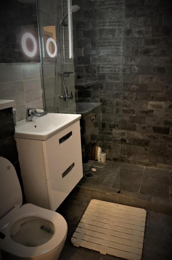 Huge 3 Room Apartament In City Center! Bucharest Exterior photo