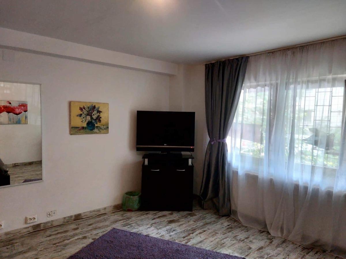 Huge 3 Room Apartament In City Center! Bucharest Exterior photo