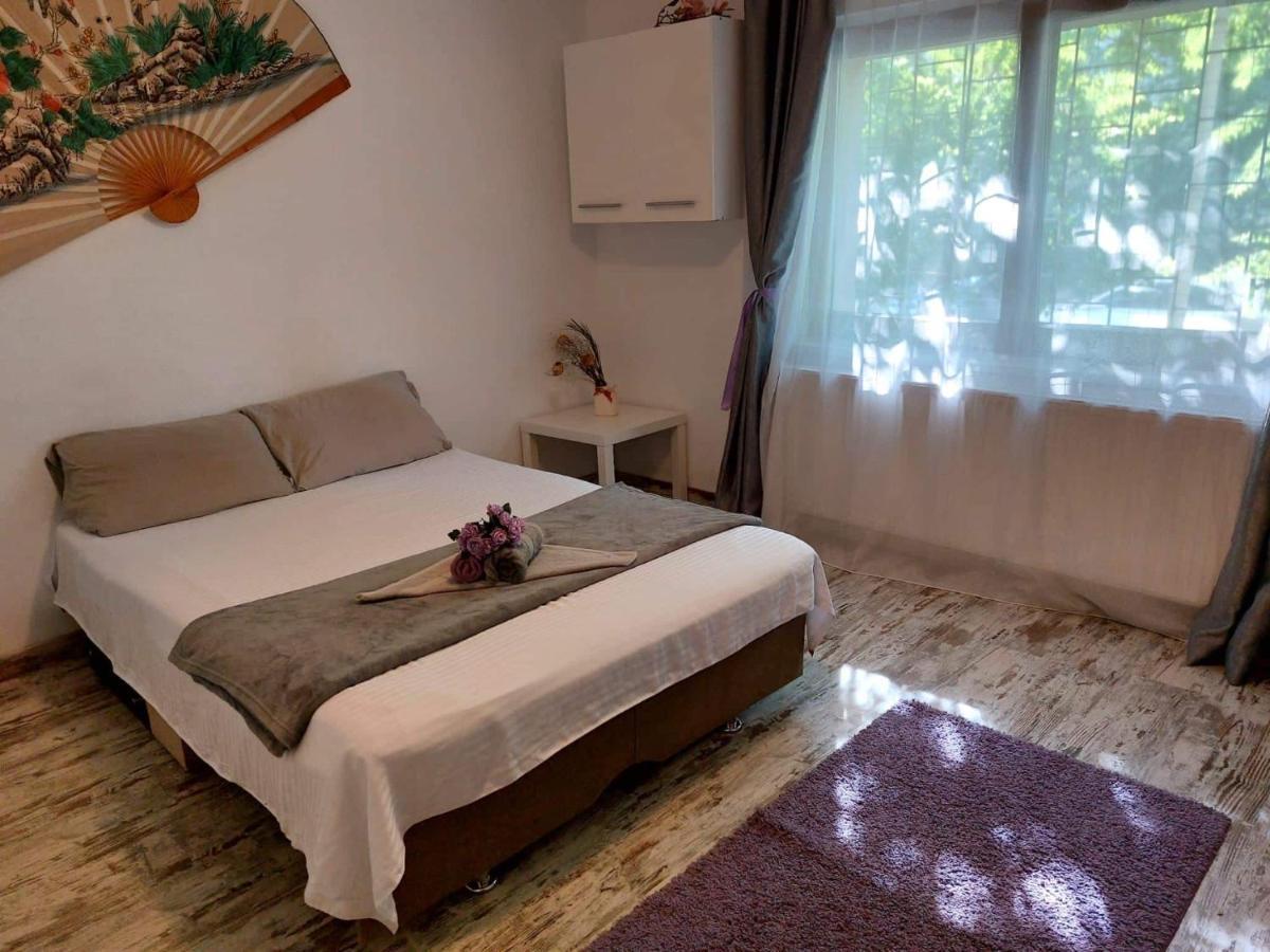 Huge 3 Room Apartament In City Center! Bucharest Exterior photo